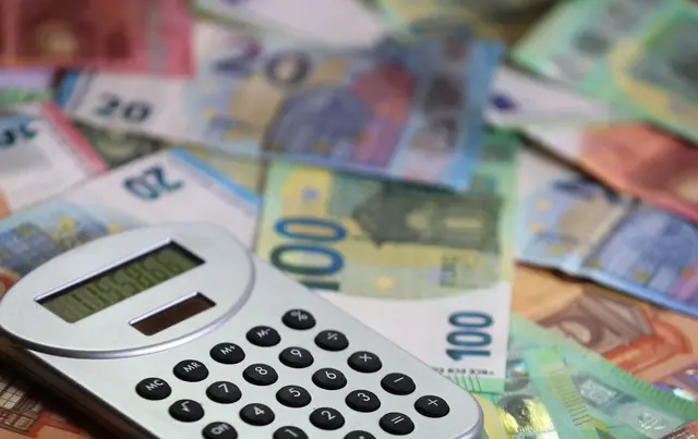 Der neue Fonds investiert in Unternehmensanleihen, die in Euro geführt werden. (Symbolbild) | Foto: Karl-Josef Hildenbrand/dpa
