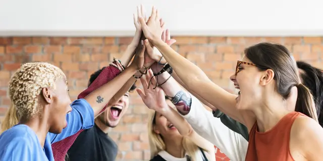 Unter dem Motto „Gründen, Machen, Umsetzen“ möchte das Team der Wirtschaftsförderung der Kreisverwaltung Donnersbergkreis aufzeigen, wie sich mehrere Dörfer gemeinsam engagieren können und welche Potentiale und Mehrwerte entfaltet werden können | Foto: Rawpixel Ltd./stock.adobe.com