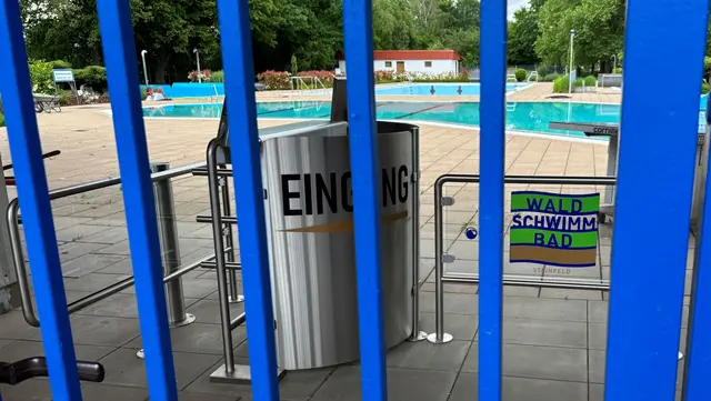 Wie lange das Freibad Steinfeld nach dem Unwetter geschlossen bleibt, ist unklar. | Foto: Thorsten Kornmann