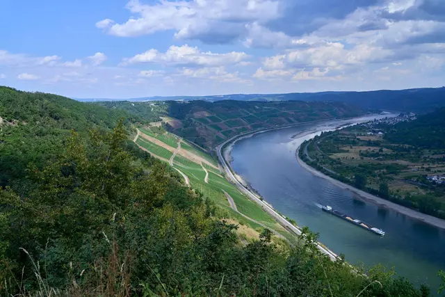 Ein Mix von Wolken und Sonne ist für Sonntag vorhergesagt. (Archivbild) | Foto: Sascha Ditscher/dpa