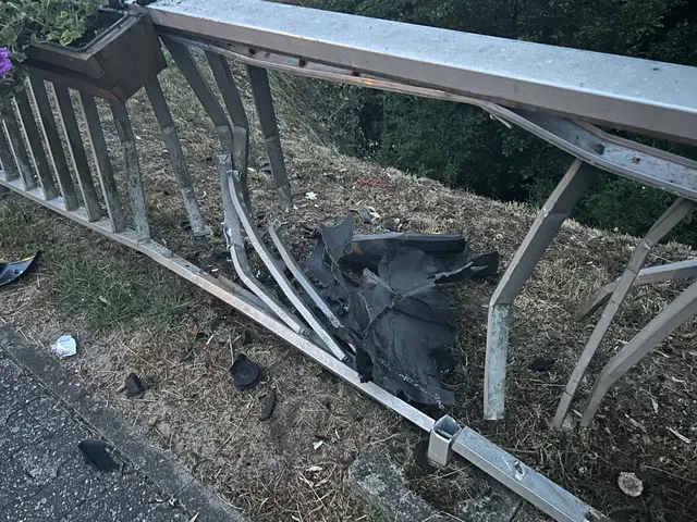 Ein alkoholisierter Autofahrer ist in Niederstaufenbach gegen ein Brückengeländer geprallt und anschließend geflüchtet. Die Polizei nahm den Tatverdächtigen wenig später fest, sein Führerschein wurde beschlagnahmt. | Foto: Polizeiinspektion Kusel und Polizeiwache Schönenberg-Kübelberg