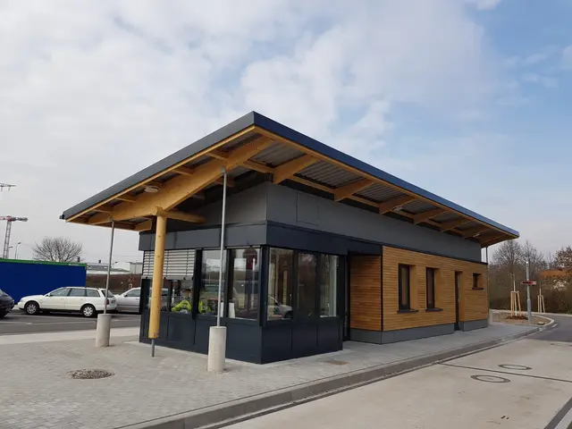 Bei Hitze lohnt sich der Blick auf die aktuellen Öffnungszeiten, bevor es zum Wertstoffhof geht. | Foto: EWL