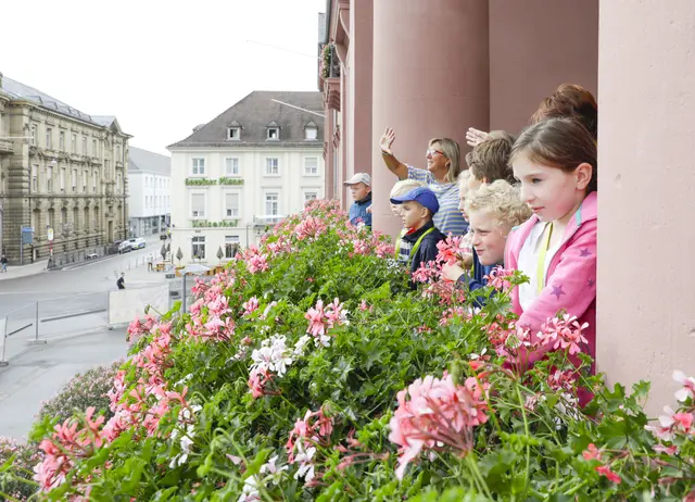 Am 3. August und 9. September begeben sich die Kleinen beim Kinderstadtrundgang auf eine spannende Entdecker-Reise durch Karlsruhe und lernen dabei spielerisch die Geschichte der Stadt kennen. | Foto: KTG Karlsruhe Tourismus, Foto Juergen Roesner