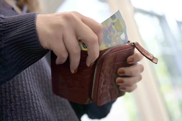 Kritik an den Plänen der Bundesregierung zur Kürzung des Unterhaltsvorschuss kommt auch aus der SPD in Rheinland-Pfalz. (Symbolbild) | Foto: Malin Wunderlich/dpa