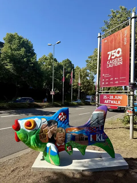 Die Stadtfische sind im Jubiläumsjahr zurückgekehrt: Der "Betzi"-Fisch ist am östlichen Stadteingang zu sehen | Foto: Stadt Kl/gratis