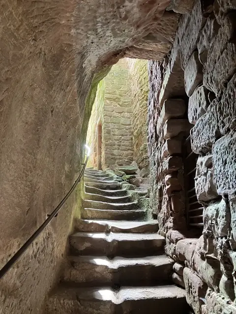 Und hoch geht es zur Burg | Foto: B. Bender