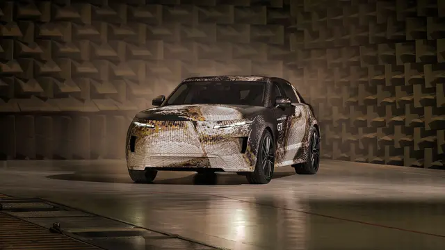 Der Range Rover GT wird 2027 im Luxussegment mit sechsstelligen Preisen erwartet.  | Foto: dpa