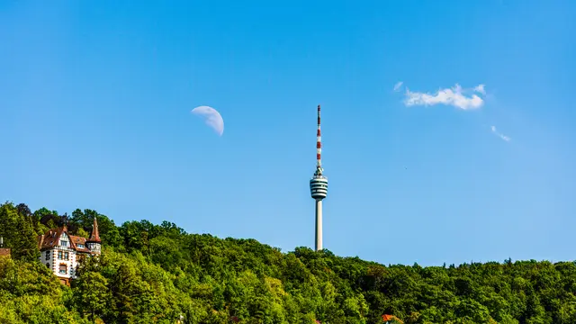 SWR Aktuell Sommerinterviews: Auf dem Stuttgarter Fernsehturm startet am 24. Juli eine neue Interviewreihe zur Landespolitik. | Foto: SWR - Südwestrundfunk