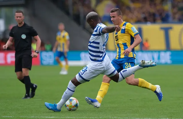 Lang ist's her: 2019 spielte Waldhof-Neuzugang Mickels (Mitte) noch für den MSV Duisburg (Archivbild) | Foto: Peter Steffen/dpa