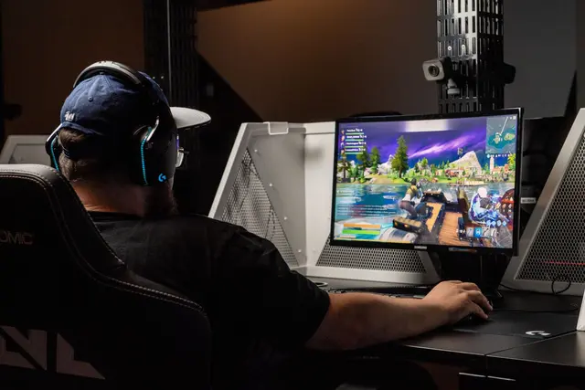 Wertvolle Beute: Accounts mit seltenen Skins, Spielhistorien oder Zahlungsdaten sind ein beliebtes Ziel für Hacker. | Foto: Zacharie Scheurer/dpa-mag