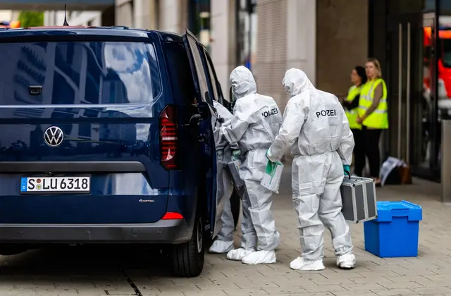 Die Spurensicherung ist im Einsatz. | Foto: Christoph Schmidt/dpa