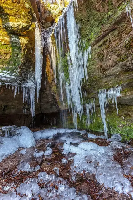 Eingefrorener Wasserfall am Teufelsfels | Foto: Jens Vollmer