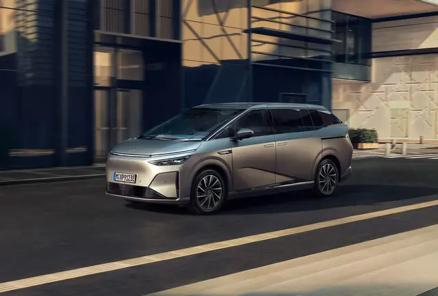 Mit dem X9 liefert Xpeng eine elektrische Großraumlimousine mit schneller Ladetechnik und futuristischem Design. | Foto: Xpeng/dpa-mag