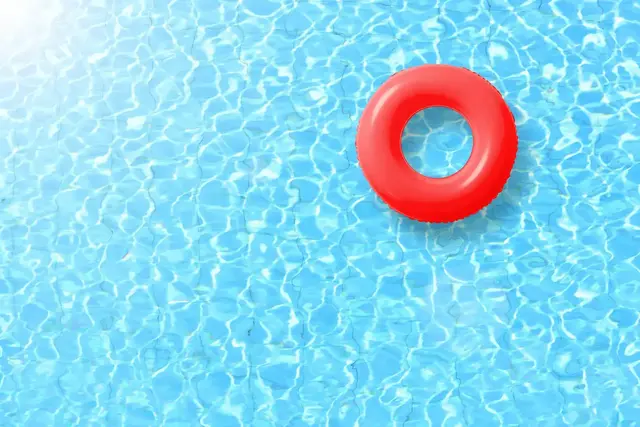 Früheres Saisonende in Ladenburg: Damit das Freibad 2028 modern und energieeffizient wiedereröffnen kann, beginnen Anfang August die Bauarbeiten. | Foto: barameefotolia/stock.adobe.com
