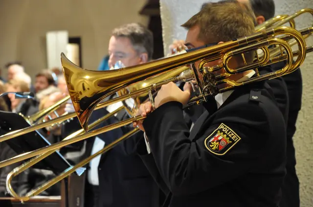 Beim Benefizkonzert „Rock trifft Klassik“ sorgt das Landespolizeiorchester Rheinland-Pfalz im Rahmen der Pfalztheatertage Kaiserslautern für eine besondere Verbindung aus Rockmusik und sinfonischen Klängen | Foto: Ökum. Polizeiseelsorge Pfalz/PP Westpfalz/gratis