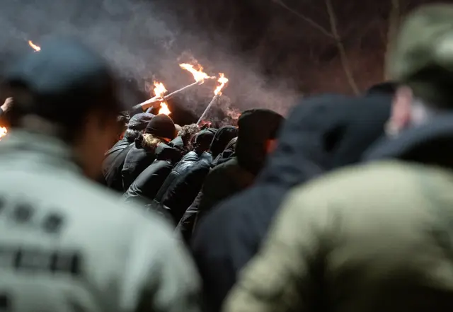 Rechtsextreme treffen sich im Netz und im realen Leben. (Archivbild)  | Foto: Marijan Murat/dpa