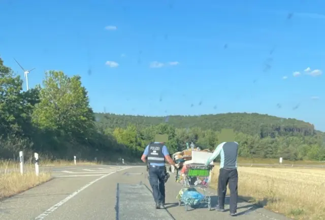 Die Polizei traf den Mann an, sprach mit ihm und leitete ihn von der Autobahn | Foto: Polizeiautobahnstation Kaiserslautern