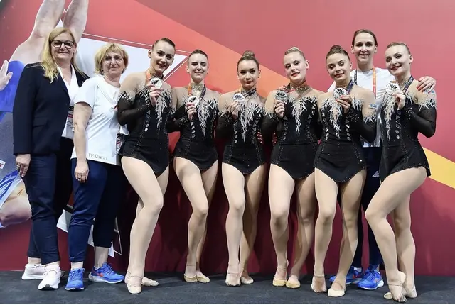 Die Seniorinnen-Gruppe des TV Dahn 1910 e.V. gewann bei den Finals in Hannover die Silbermedaille im Mehrkampf der Rhythmischen Sportgymnastik | Foto: TV Dahn