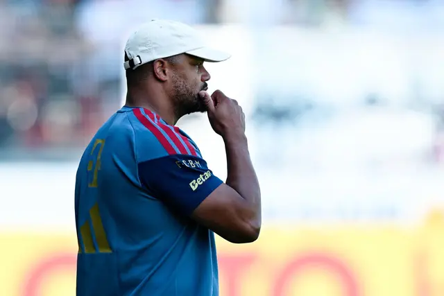 Schickte eine junge Mannschaft ins Spiel: FCB-Trainer Vincent Kompany | Foto: Uwe Anspach/dpa