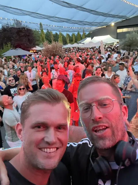 Nach dem Auftritt von Special Guest Denno Matini übernahmen PAAL12 und Tony/B die DJ-Pulte und sorgten mit ihren Beats bis zum Ende der Veranstaltung für ausgelassene Partystimmung | Foto: amue