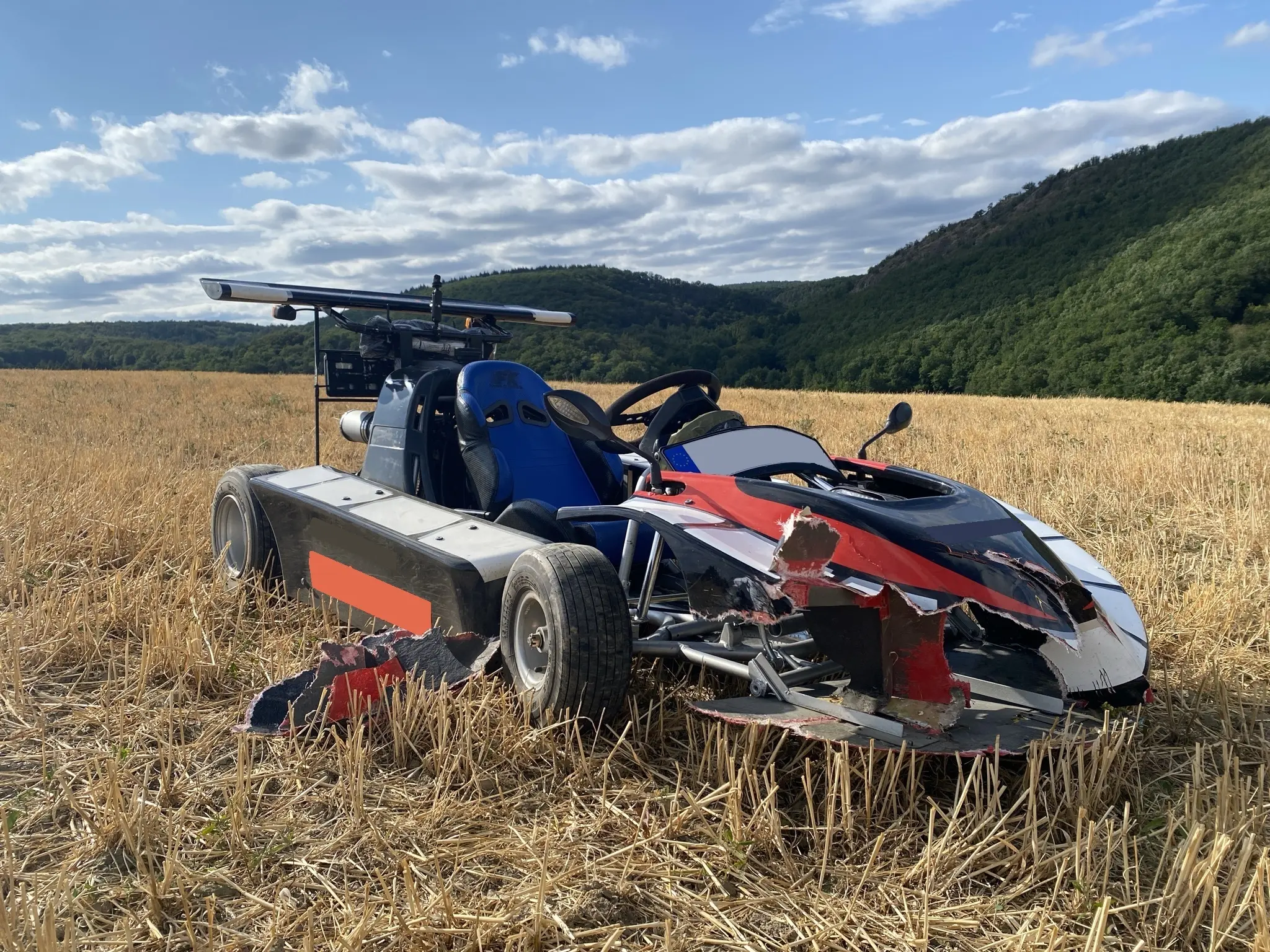 Kart-Unfall-auf-der-K69-Fahrzeug-berschl-gt-sich