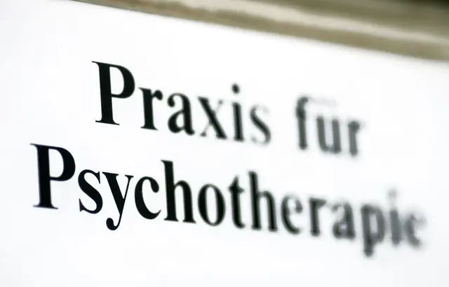 Wer in psychotherapeutischer Behandlung ist, hat als Patientin oder Patient klar geregelte Rechte. | Foto: Jens Wolf/dpa-Zentralbild/dpa-mag