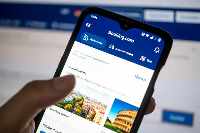 Eine Nachricht über eine fehlgeschlagene Zahlung für eine «Booking.com»-Buchung kurz vor Abreise? - Das sollte Empfängerinnen und Empfänger gründlich misstrauisch machen. | Foto: Fabian Sommer/dpa/dpa-mag