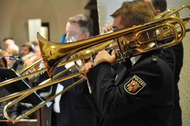 Beim Benefizkonzert „Rock trifft Klassik“ sorgt das Landespolizeiorchester Rheinland-Pfalz im Rahmen der Pfalztheatertage Kaiserslautern für eine besondere Verbindung aus Rockmusik und sinfonischen Klängen | Foto: Ökum. Polizeiseelsorge Pfalz/PP Westpfalz/gratis