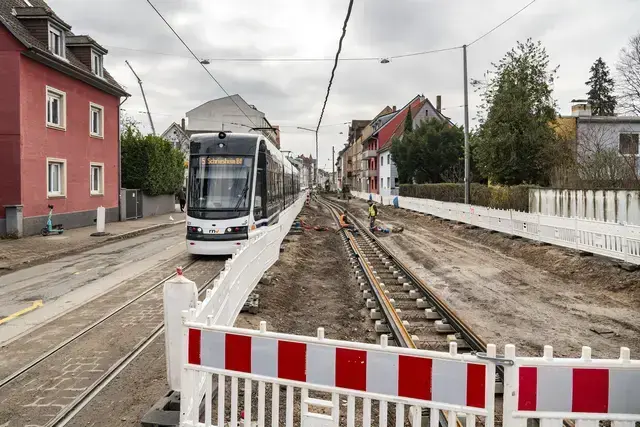 In der Dossenheimer Landstraße in Heidelberg steht die letzte größere Umbauphase an, erneut mit Ersatzverkehr für die Straßenbahn. | Foto: rnv GmbH/Haubner