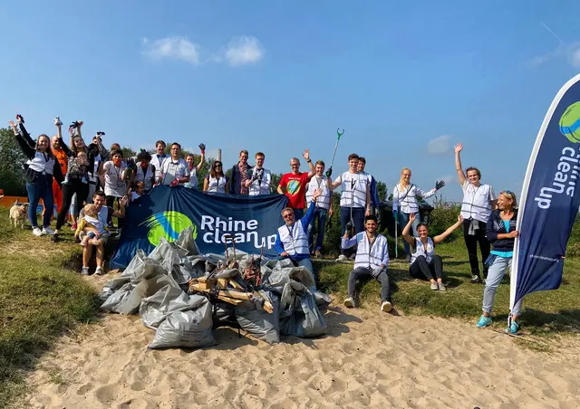 Gemeinsam anpacken für ein sauberes Rheinufer: Die Stadtfüchse laden am 12. September zum Rhine CleanUp in Ludwigshafen ein. | Foto: RhineCleanUp gGmbH/Pressefoto