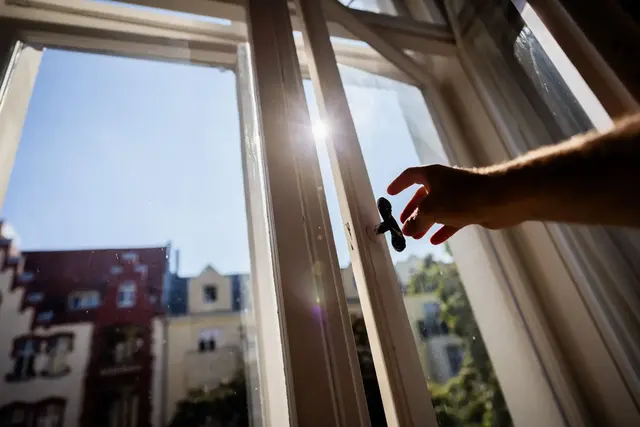 Was für eine Affenhitze! Bei extremen Temperaturen kann man unter Umständen eine Mietminderung auf den Weg bringen. (zu dpa: «Wohnung zu heiß? Wann eine Mietminderung möglich ist») | Foto: dpa
