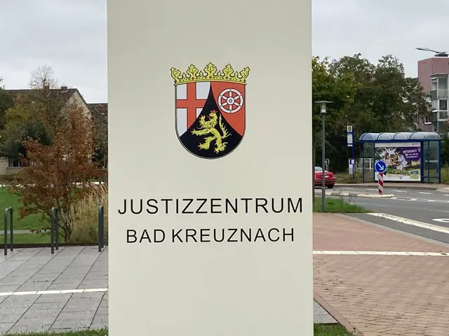 Im April hatte der Prozess gegen den Mann vor dem Landgericht Bad Kreuznach begonnen. (Archivbild) | Foto: Bernd Glebe/dpa