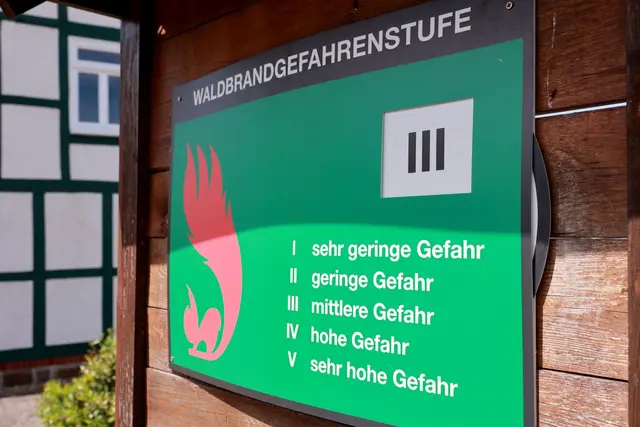 Die Waldbrandgefahr soll am Mittwoch und Donnerstag besonders hoch sein. (Symbolbild) | Foto: Peter Gercke/dpa-Zentralbild/dpa