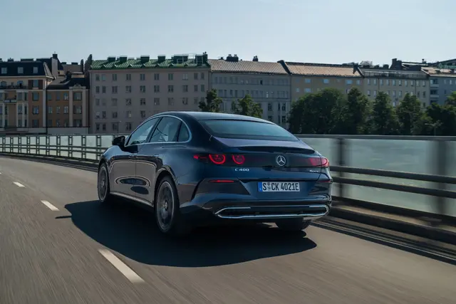 Quirlig - nicht nur im Stadtverkehr: Die elektrische C-Klasse gibt sich durchaus dynamisch. | Foto: Mercedes-Benz AG/dpa-mag