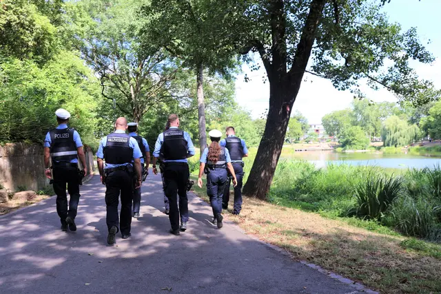 Im Ostpark sind in den Nachmittags- und frühen Abendstunden häufiger gemeinsame Streifen von Polizei und Stadt unterwegs. | Foto: Stadt Landau