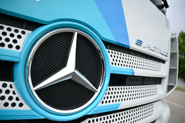 Daimler Truck ruft Lastwagen zurück. (Archivbild)  | Foto: Katharina Kausche/dpa
