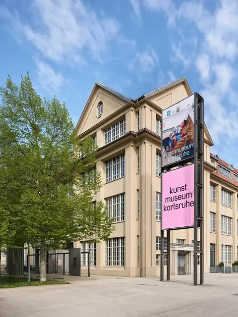 Ab 33 Grad Prognose wird das Kunstmuseum Karlsruhe zur „Kälteinsel“ und lässt kostenfrei rein. | Foto: c-Stephan-Baumann