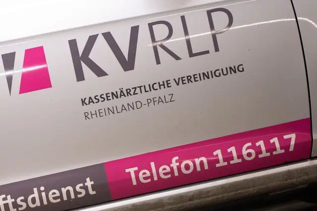 Die Kassenärztliche Vereinigung befürchtet deutliche Folgen für Patientinnen und Patienten in Rheinland-Pfalz. (Symbolbild) | Foto: Sebastian Gollnow/dpa