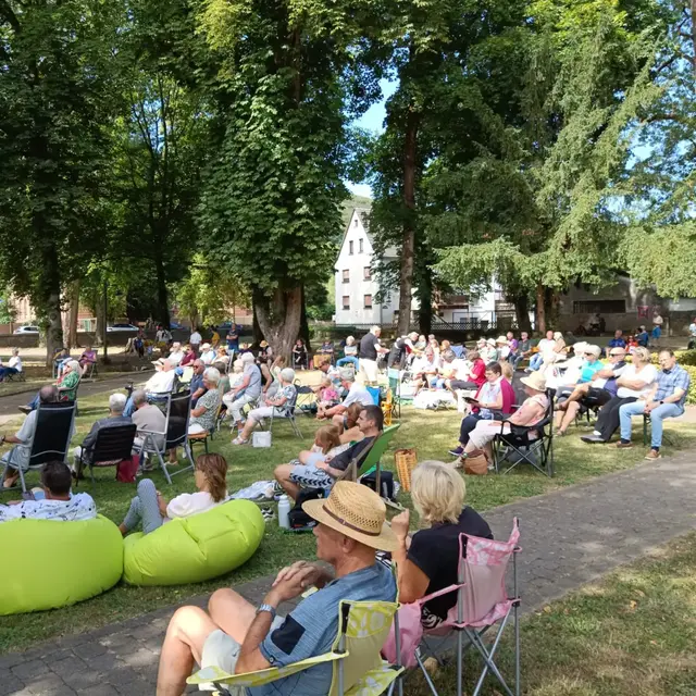 Viele Besucher lauschten der Musik  | Foto: Theresa von Blohn