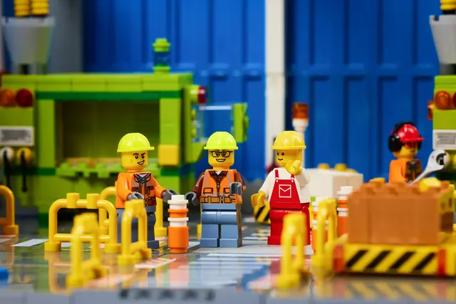 Miniatur-Fabrik aus Legosteinen: „MOC“ (My Own Creation) gestaltet von Lauter Steine e. V. aus Kaiserslautern; Leihgeber: Martin Schild | Foto: Historisches Museum/Hans-Georg Merkel