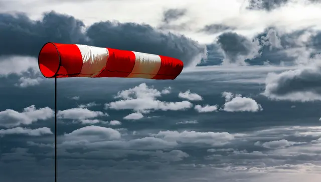 Der Deutsche Wetterdienst warnt vor Hitze und Sturmböen in der Region. | Foto: by-studio/stock.adobe.com