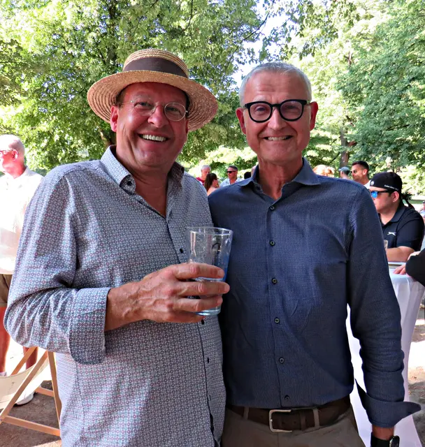 Christian Wahl aus Limburgerhof und Notar Axel Wilke aus Speyer | Foto: Brigitte Melder