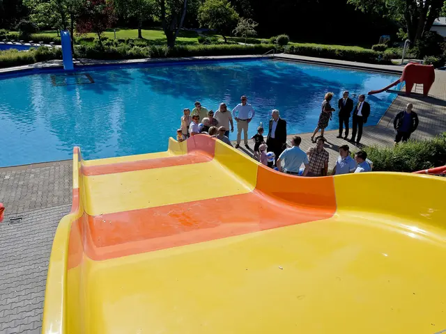 In den Sommerferien bleibt das Freibad Sandhofen wieder länger geöffnet. | Foto: Stadt Mannheim, Foto: Thomas Tröster