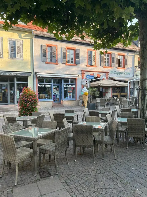 Am Stadtplatz in Bad Dürkheim ändert sich die Verkehrsführung. Autofahrende und Menschen, die zu Fuß oder mit dem Rad unterwegs sind, treffen hier täglich aufeinander. | Foto: Stadt Bad Dürkheim