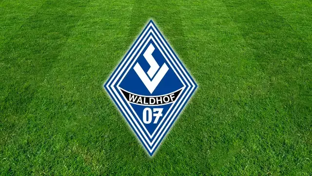 Im Carl-Benz-Stadion bestreitet der SV Waldhof Mannheim seine Generalprobe vor dem Start in die neue Saison. | Foto: Anouar Touir