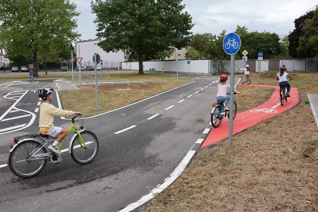 In Kürze soll der Verkehrsübungsplatz an der Grundschule Horstring in Landau an zwei Nachmittagen die Woche für Familien geöffnet werden | Foto: Stadt Landau