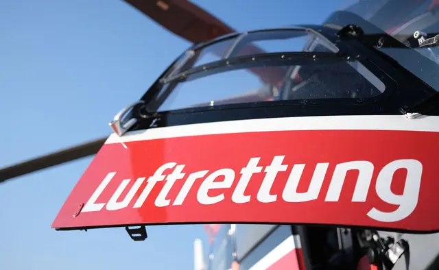 Auch ein Rettungshubschrauber wurde an die Einsatzstelle beordert. (Symbolbild) | Foto: Bernd Weißbrod/dpa