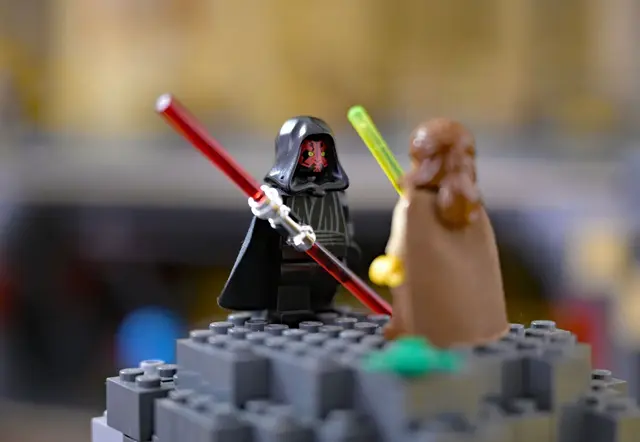 Auch Themenwelten, beispielsweise zu Star Wars, sind Teil der Ausstellung. (Symbolbild) | Foto: Malin Wunderlich/dpa