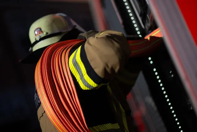 Rund 260 Kräfte waren in der Nacht im Einsatz. (Symbolbild) | Foto: Marijan Murat/dpa