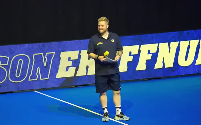 Hallensprecher Kevin Gerwin führte mit viel Charme und Humor durch den Abend. | Foto: Wolfgang Neuberth